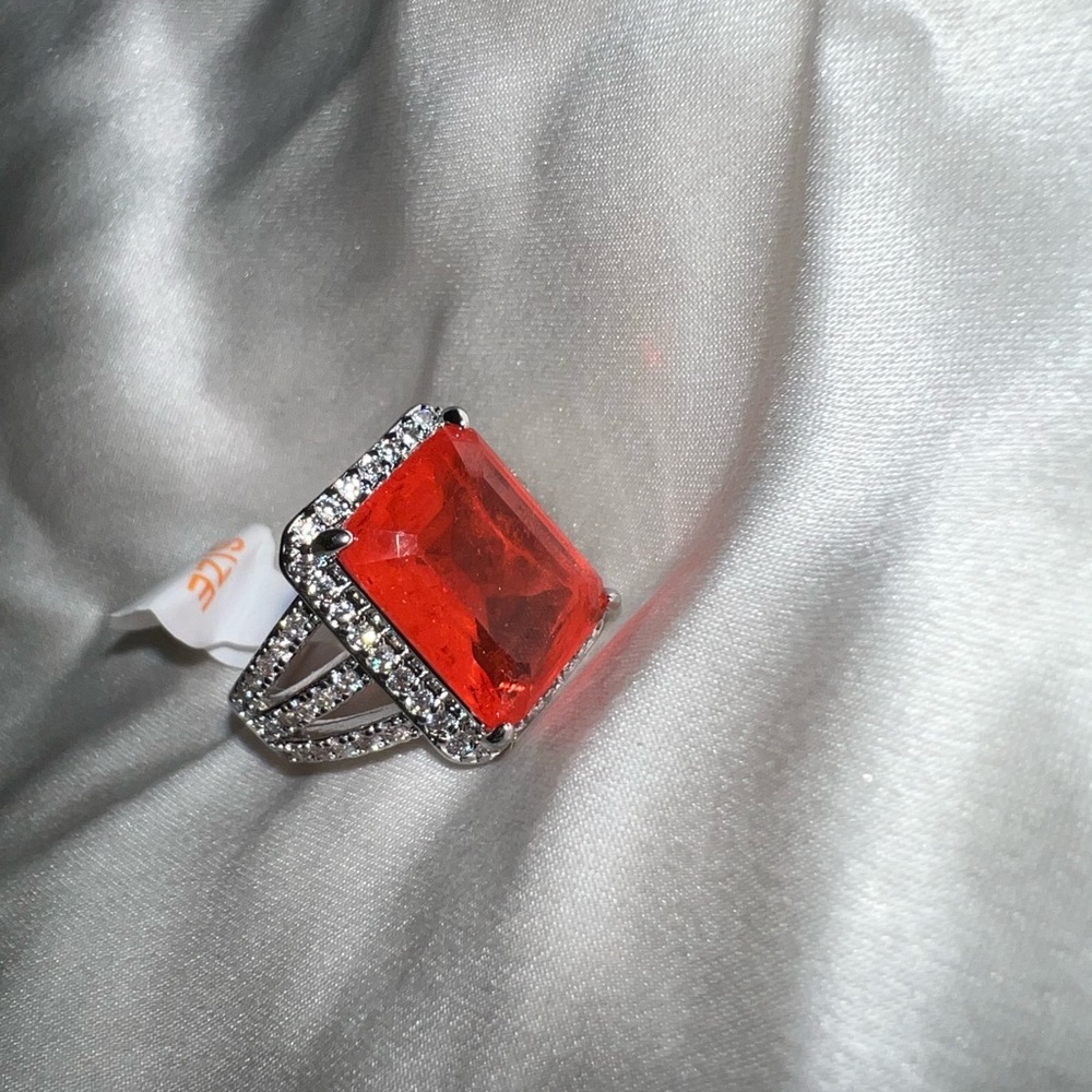 BP Try Not To Stare Ring Size 6 ❤️